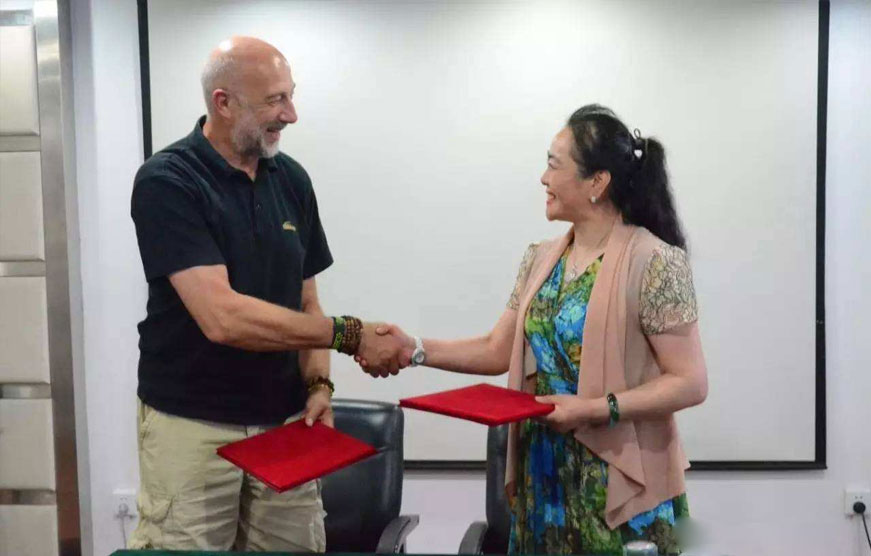 Signing cooperation